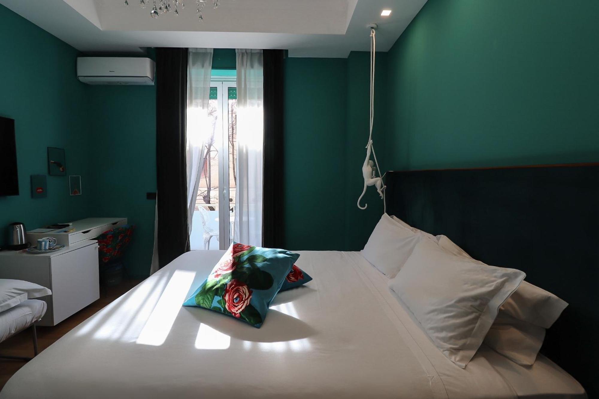 Aron Only Suites Bed And Breakfast Pescara Exterior photo